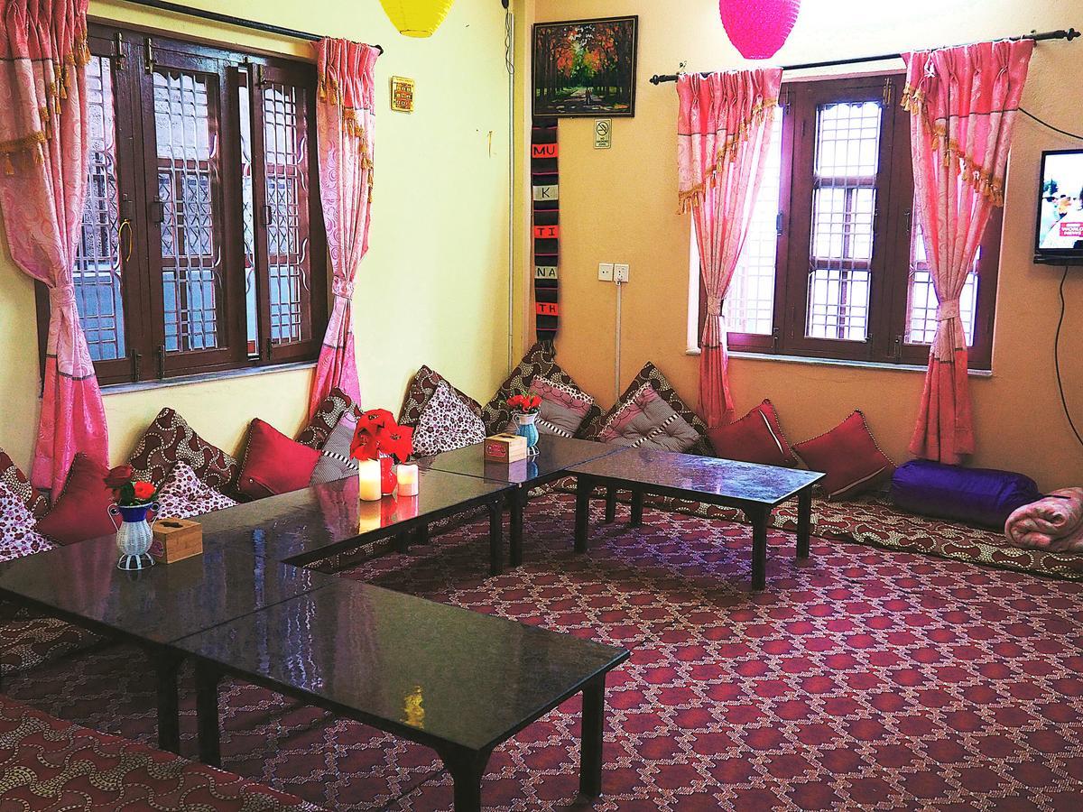 Aroma Tourist Hostel Pokhara Ngoại thất bức ảnh