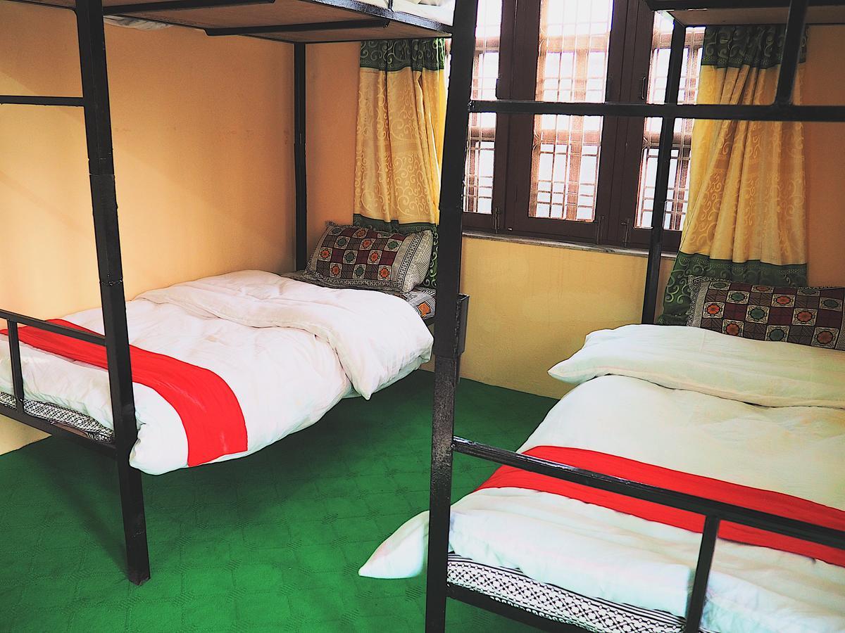 Aroma Tourist Hostel Pokhara Ngoại thất bức ảnh