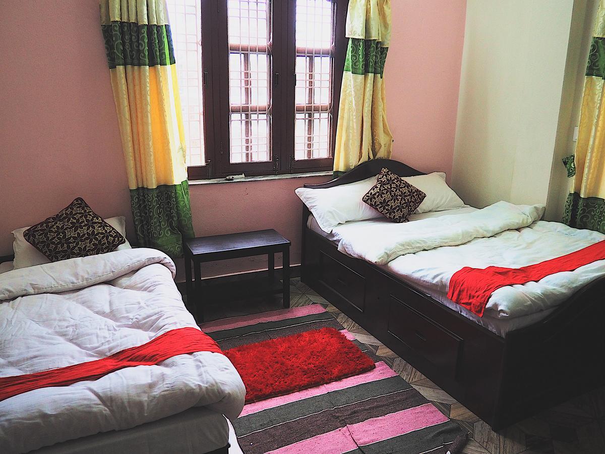 Aroma Tourist Hostel Pokhara Ngoại thất bức ảnh
