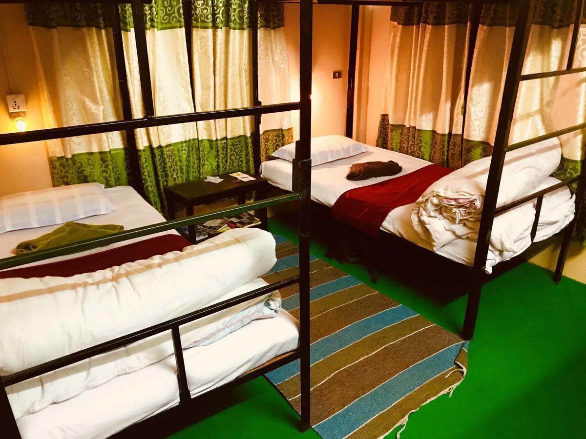 Aroma Tourist Hostel Pokhara Ngoại thất bức ảnh