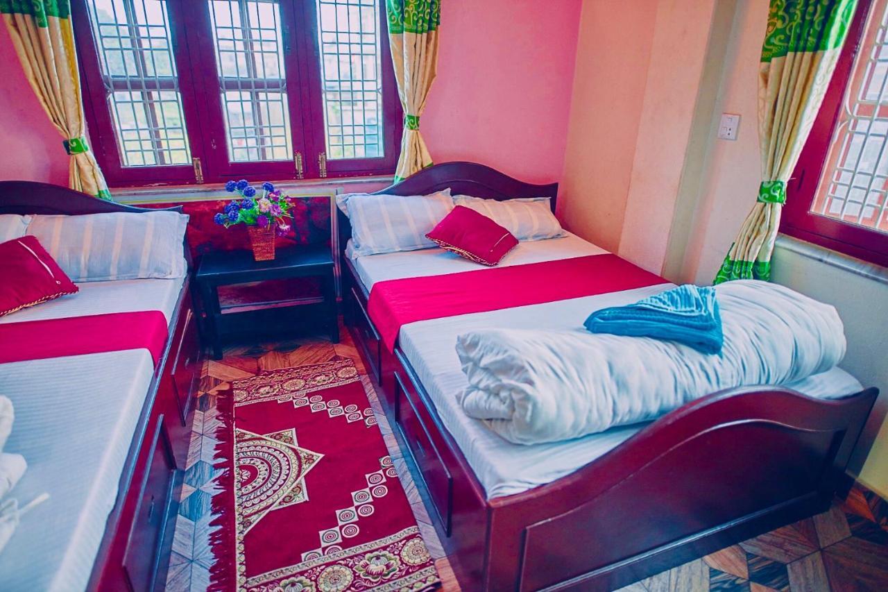 Aroma Tourist Hostel Pokhara Ngoại thất bức ảnh