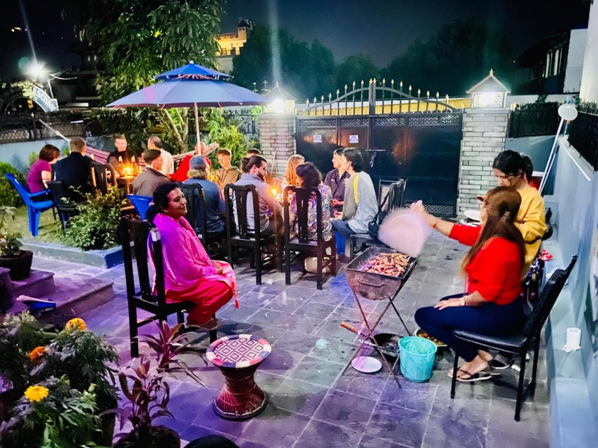 Aroma Tourist Hostel Pokhara Ngoại thất bức ảnh